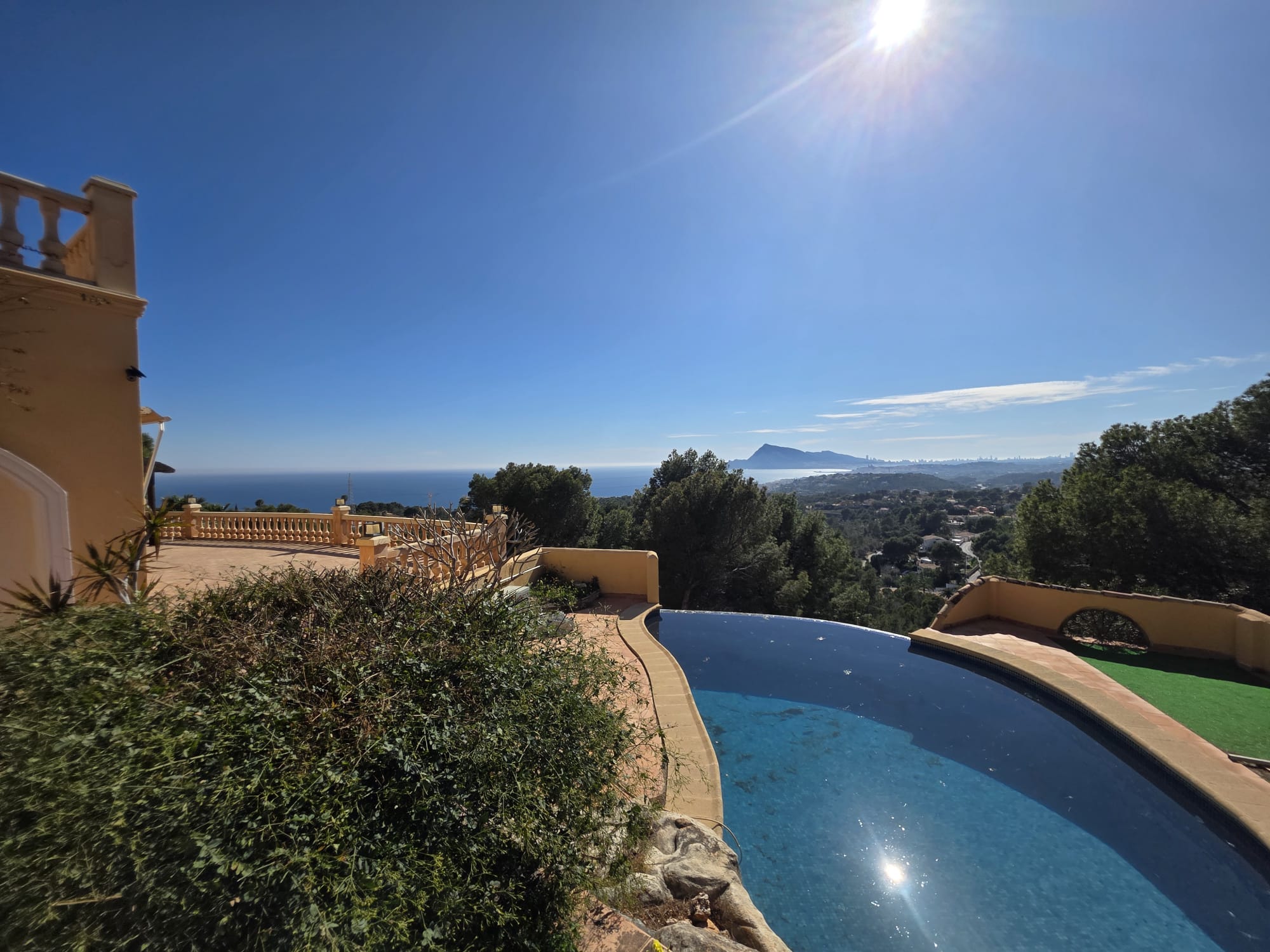 Villa exclusive avec vue panoramique sur la mer