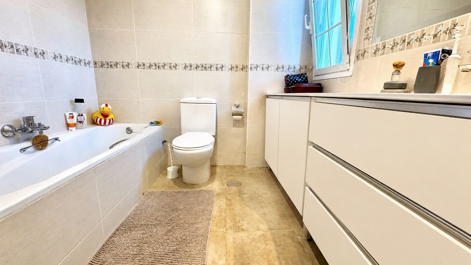 IMMACULATE 3 BED TOWNHOUSE FULLY FURNISHED - ALBIR, ALICANTE