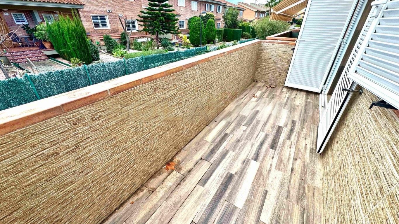 IMMACULATE 3 BED TOWNHOUSE FULLY FURNISHED - ALBIR, ALICANTE