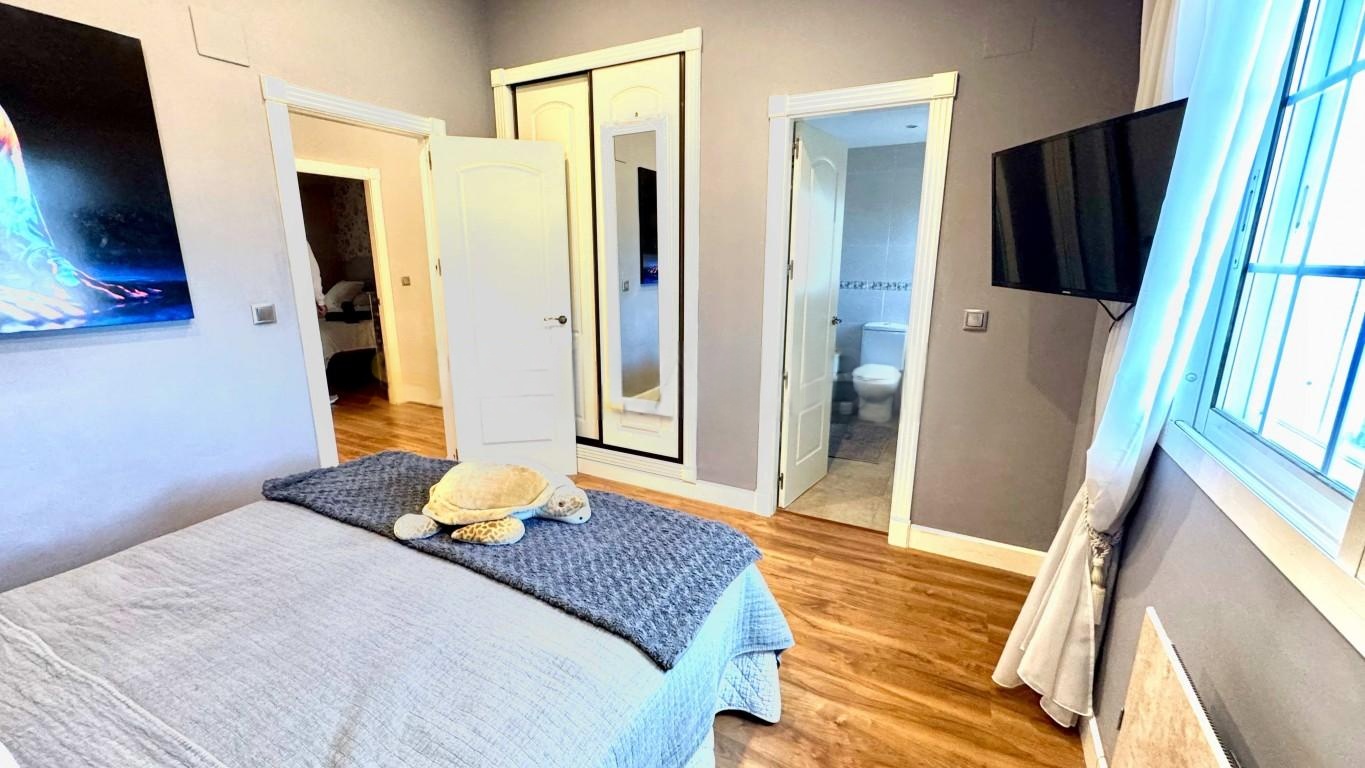 IMMACULATE 3 BED TOWNHOUSE FULLY FURNISHED - ALBIR, ALICANTE
