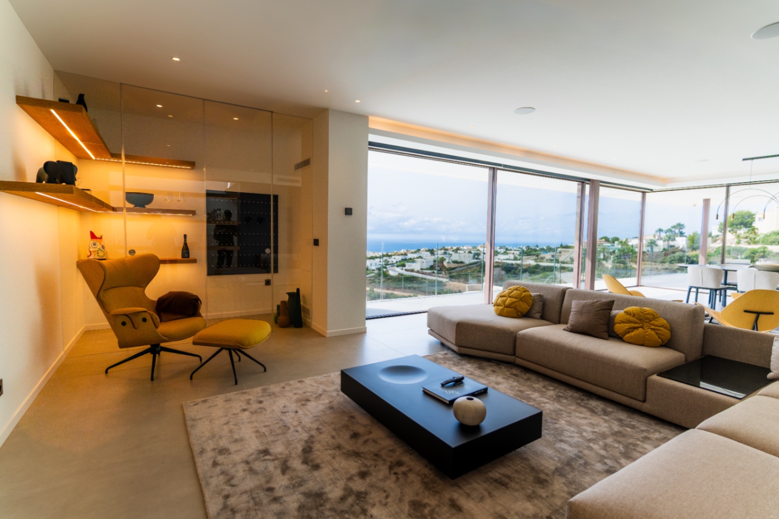 Adembenemende Luxueuze Villa met panoramisch zeezicht